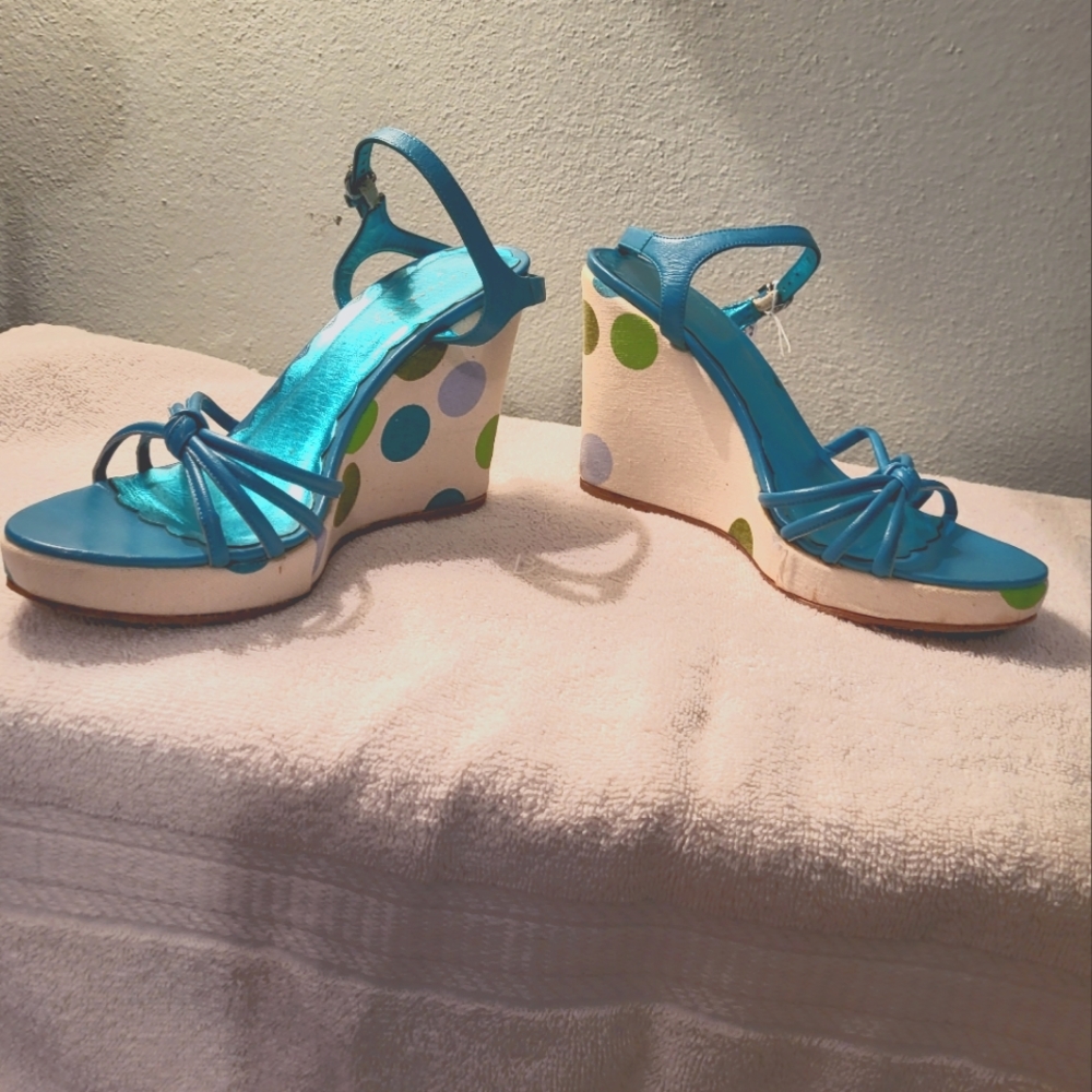 Polka dot wedges